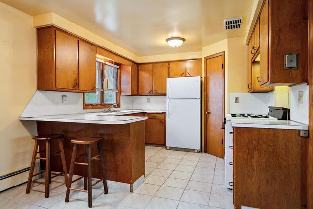 1041 S 6TH STREET, De Pere, WI 54115