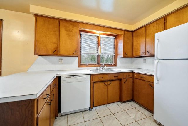 1041 S 6TH STREET, De Pere, WI 54115