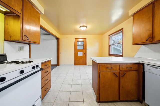 1041 S 6TH STREET, De Pere, WI 54115