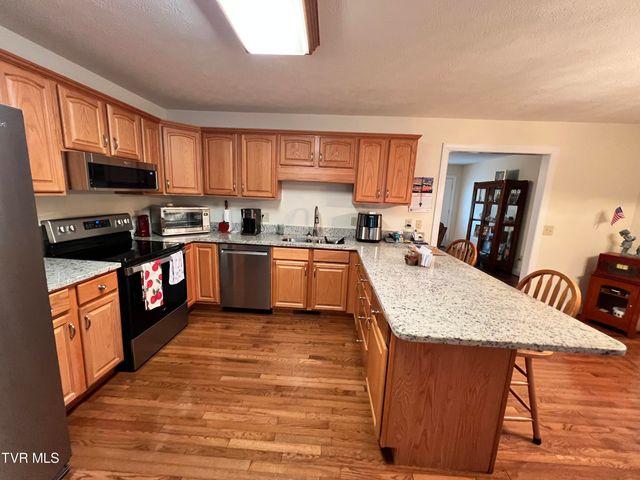 839 Deerfield Lane, Hampton, TN 37658