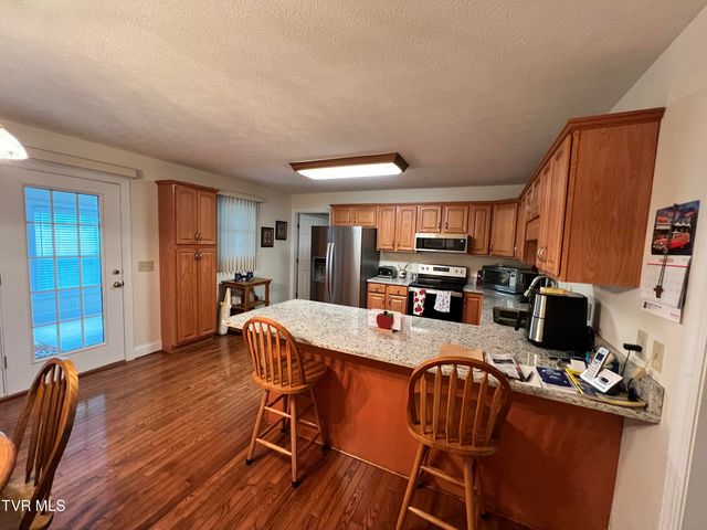 839 Deerfield Lane, Hampton, TN 37658