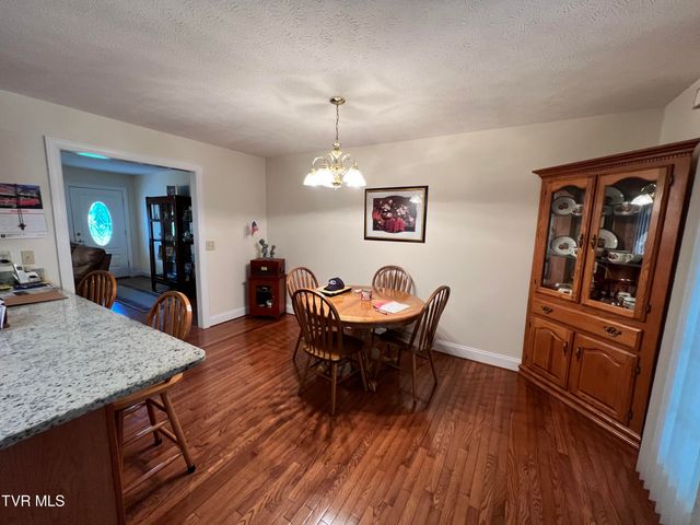 839 Deerfield Lane, Hampton, TN 37658