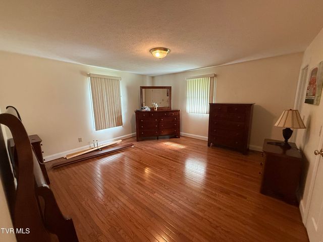 839 Deerfield Lane, Hampton, TN 37658