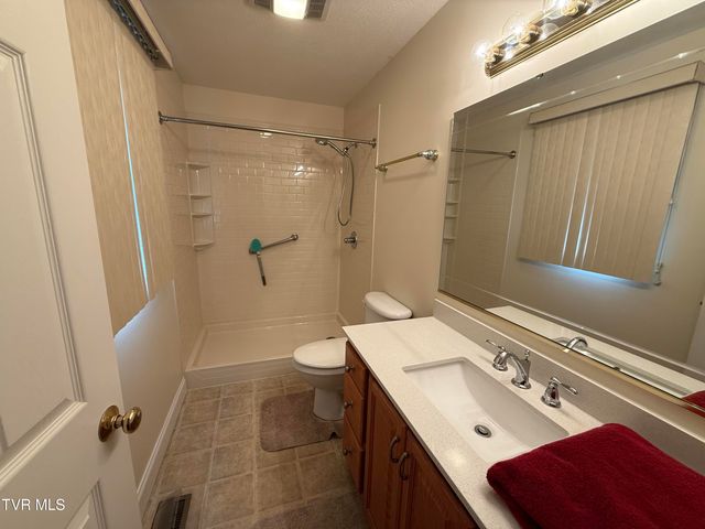 839 Deerfield Lane, Hampton, TN 37658