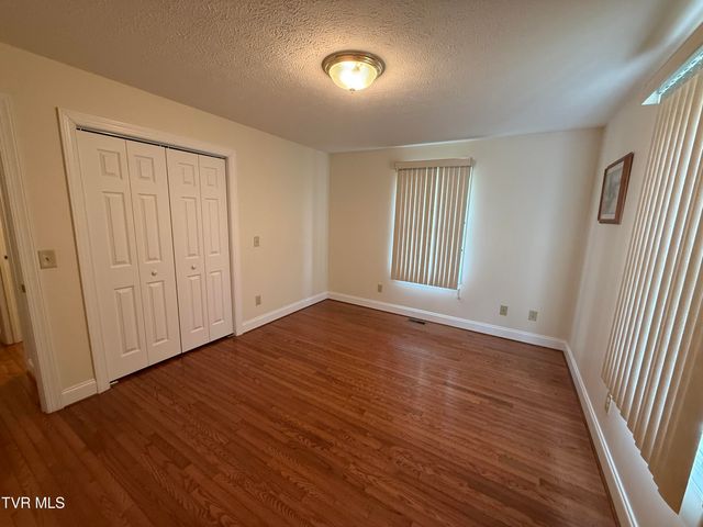 839 Deerfield Lane, Hampton, TN 37658