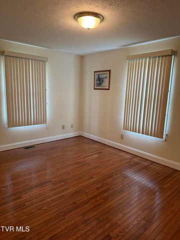 839 Deerfield Lane, Hampton, TN 37658