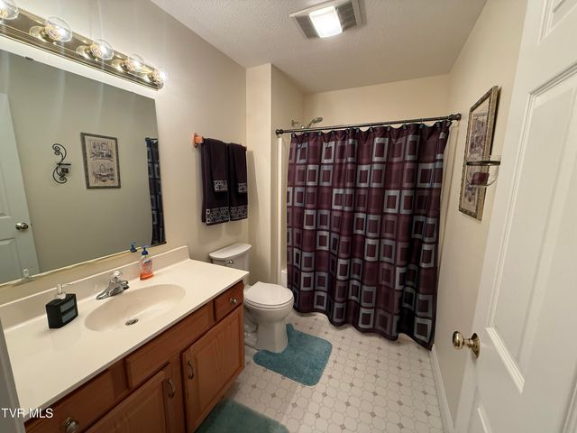 839 Deerfield Lane, Hampton, TN 37658