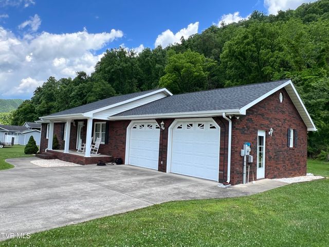 839 Deerfield Lane, Hampton, TN 37658