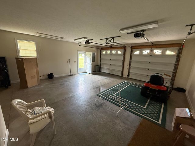 839 Deerfield Lane, Hampton, TN 37658