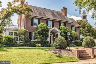 206 N VIEW TER, Alexandria, VA 22301