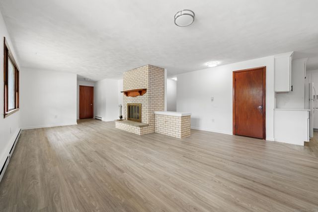 57 Farmington Avenue, New London, CT 06320