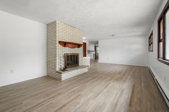 57 Farmington Avenue, New London, CT 06320