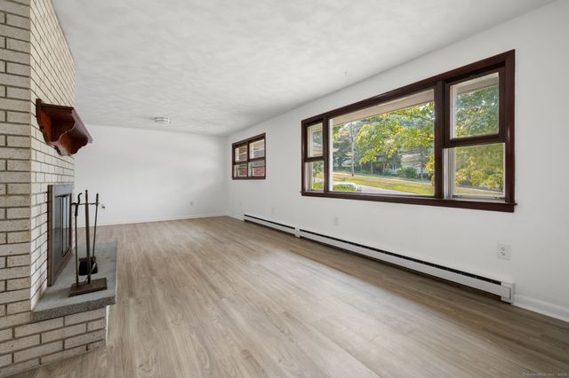 57 Farmington Avenue, New London, CT 06320