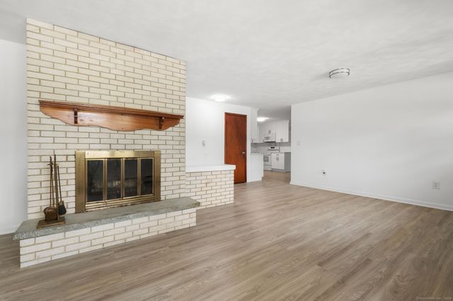 57 Farmington Avenue, New London, CT 06320