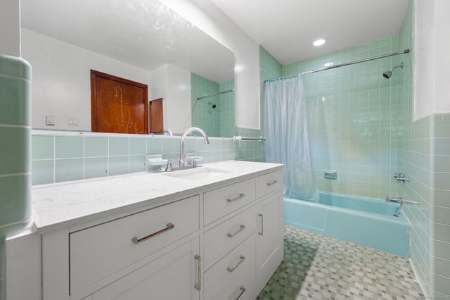 57 Farmington Avenue, New London, CT 06320