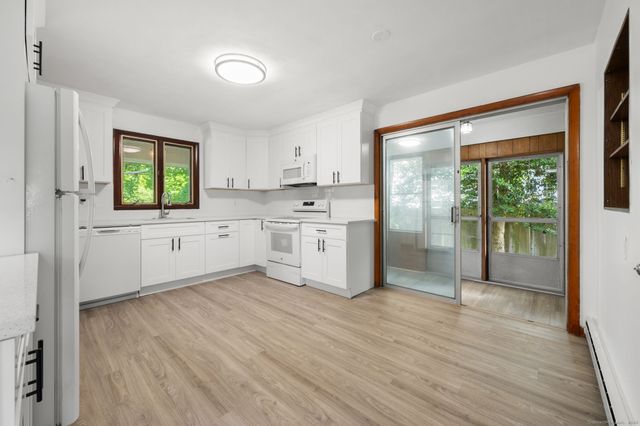 57 Farmington Avenue, New London, CT 06320