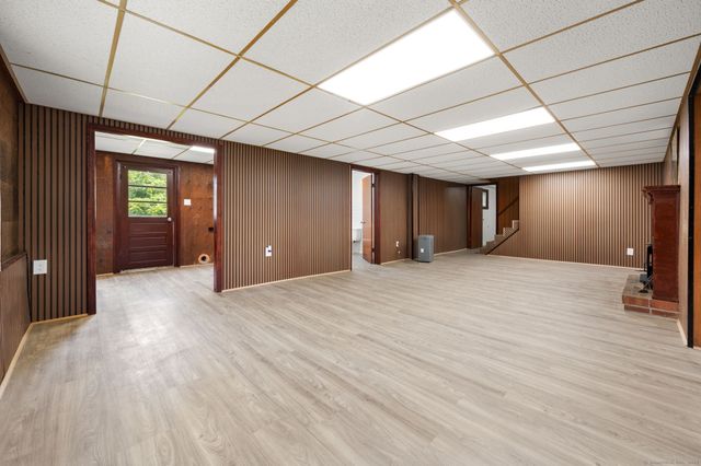 57 Farmington Avenue, New London, CT 06320