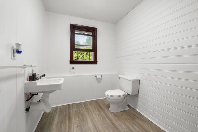 57 Farmington Avenue, New London, CT 06320