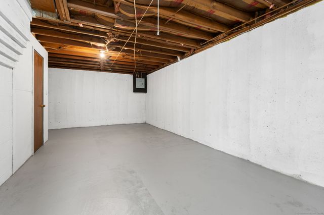 57 Farmington Avenue, New London, CT 06320