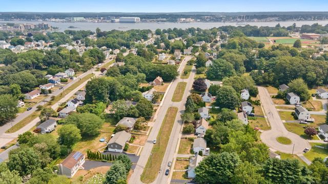 57 Farmington Avenue, New London, CT 06320