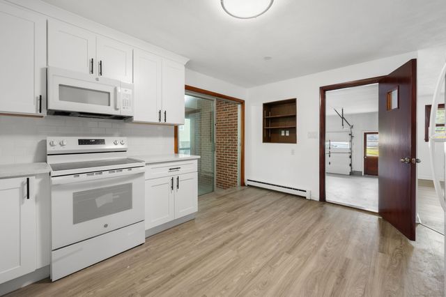 57 Farmington Avenue, New London, CT 06320