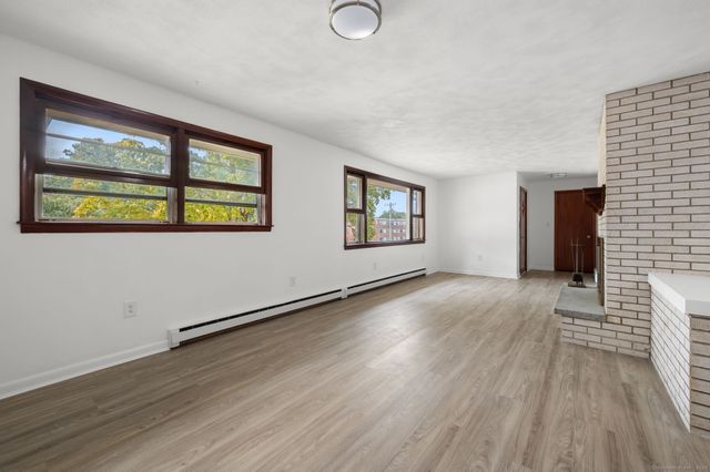 57 Farmington Avenue, New London, CT 06320