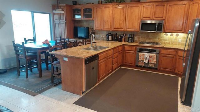 2399 Paige Circle, Fallbrook, CA 92028