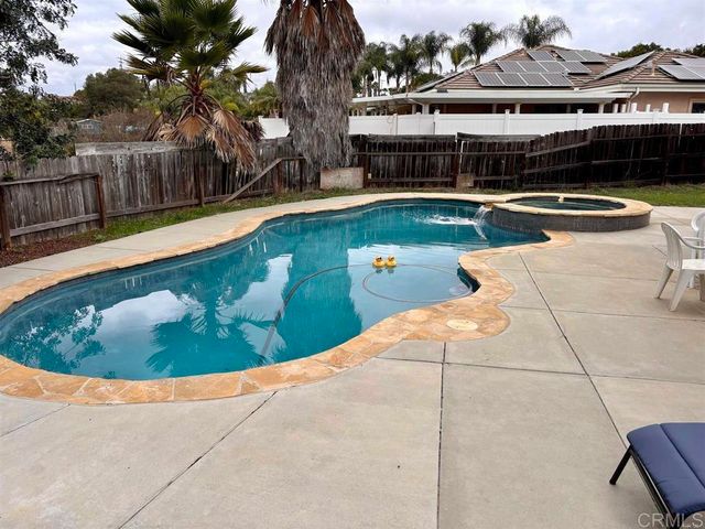 2399 Paige Circle, Fallbrook, CA 92028