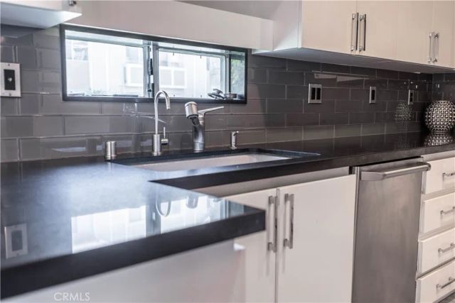 11855 Goshen Avenue 101, Los Angeles, CA 90049