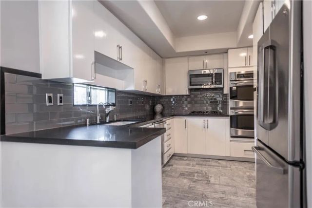 11855 Goshen Avenue 101, Los Angeles, CA 90049