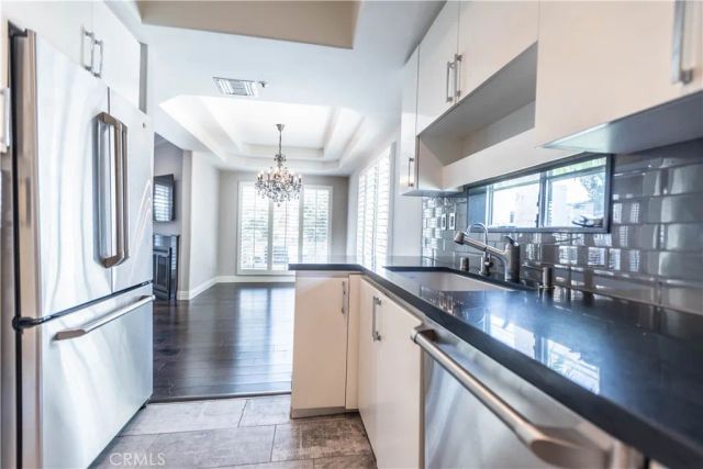 11855 Goshen Avenue 101, Los Angeles, CA 90049