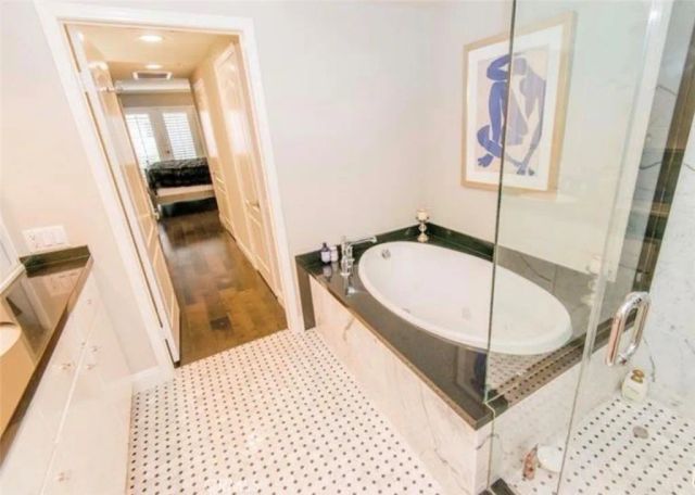 11855 Goshen Avenue 101, Los Angeles, CA 90049