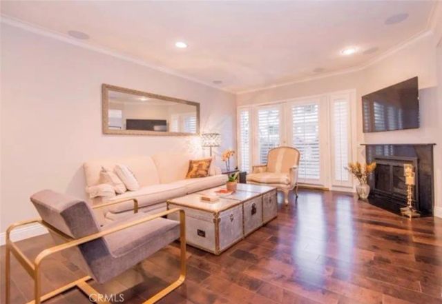 11855 Goshen Avenue 101, Los Angeles, CA 90049