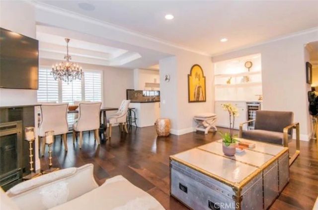 11855 Goshen Avenue 101, Los Angeles, CA 90049