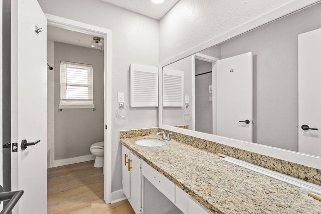 602 W Castle Harbour Drive, Friendswood, TX 77546