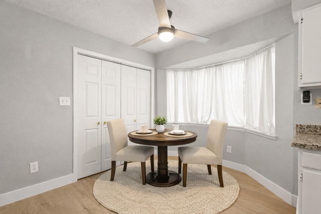 602 W Castle Harbour Drive, Friendswood, TX 77546