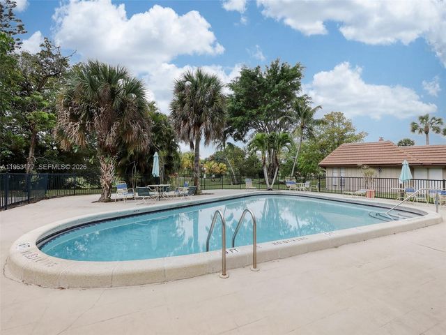 1901 Coquina Way, Coral Springs, FL 33071