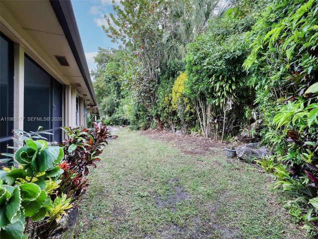 1901 Coquina Way, Coral Springs, FL 33071