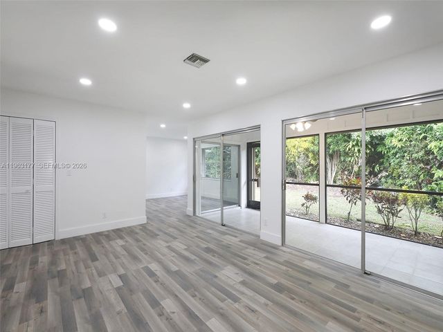 1901 Coquina Way, Coral Springs, FL 33071