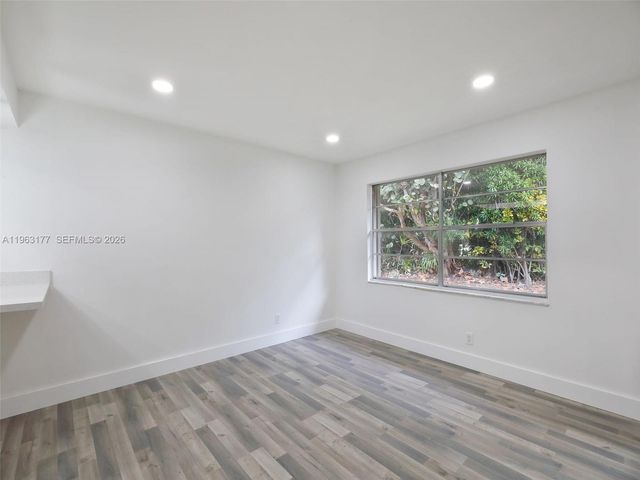 1901 Coquina Way, Coral Springs, FL 33071