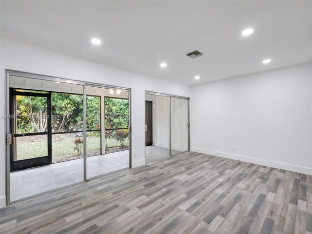 1901 Coquina Way, Coral Springs, FL 33071