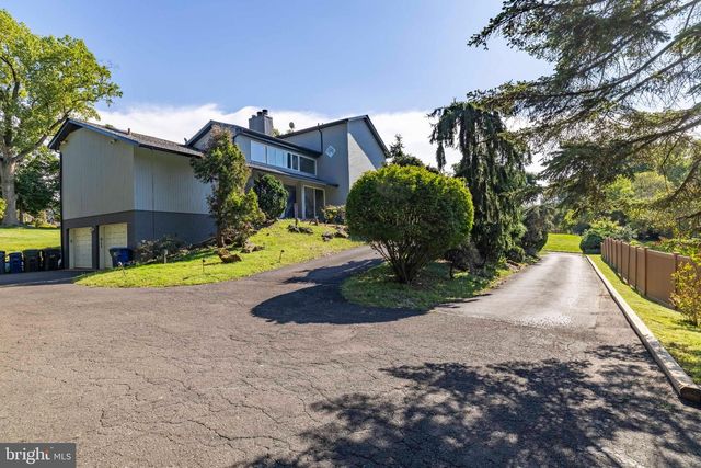 313 WYNDMOOR LN, Huntingdon Valley, PA 19006