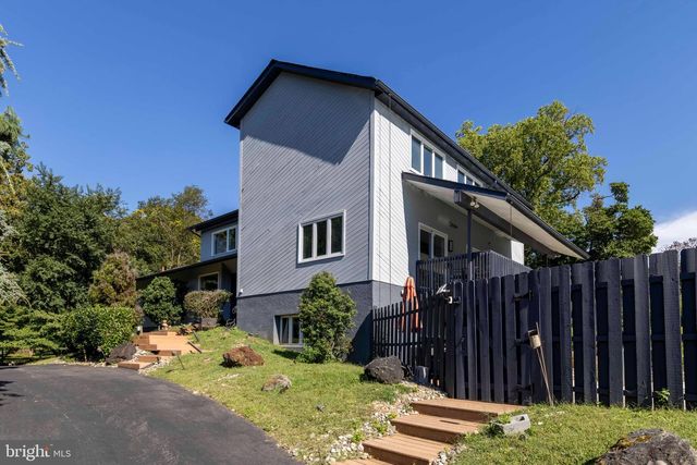 313 WYNDMOOR LN, Huntingdon Valley, PA 19006