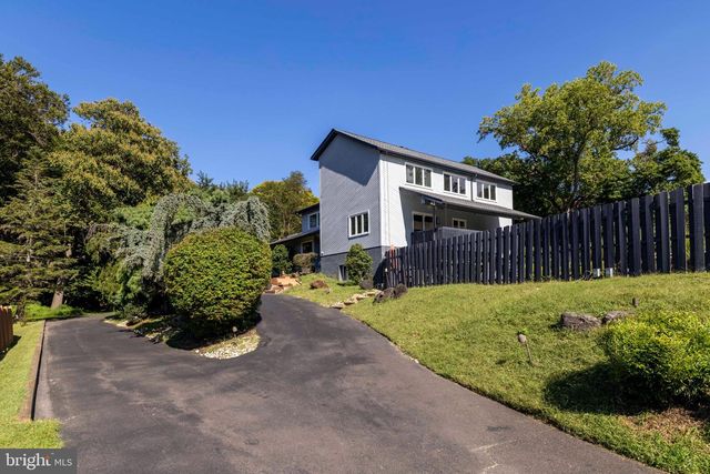 313 WYNDMOOR LN, Huntingdon Valley, PA 19006