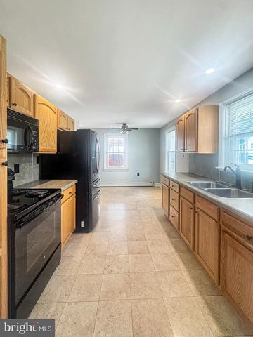 1200 SPRUCE ST, Pottstown, PA 19464