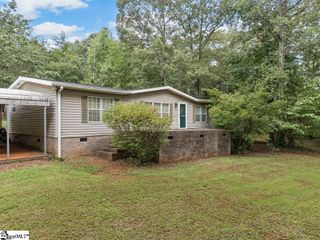 227 Red Oak Drive, Wellford, SC 29385