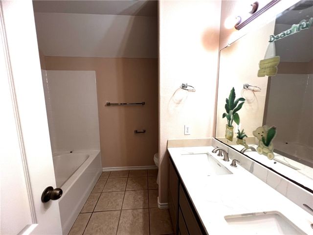 3202 Bordeaux Dr, Corpus Christi, TX 78414