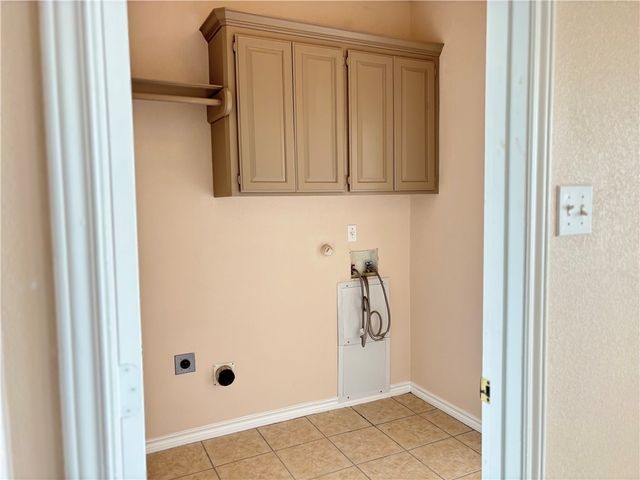 3202 Bordeaux Dr, Corpus Christi, TX 78414