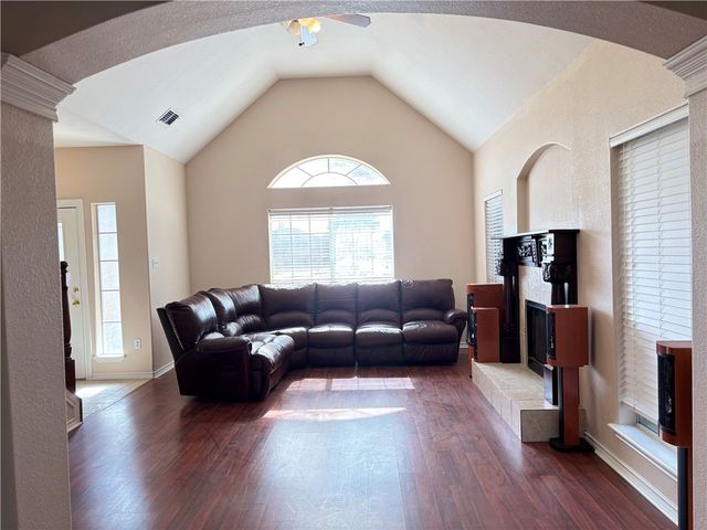 3202 Bordeaux Dr, Corpus Christi, TX 78414