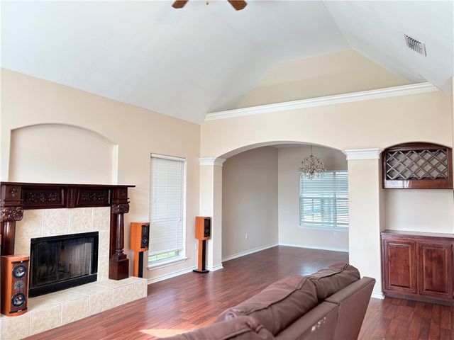 3202 Bordeaux Dr, Corpus Christi, TX 78414